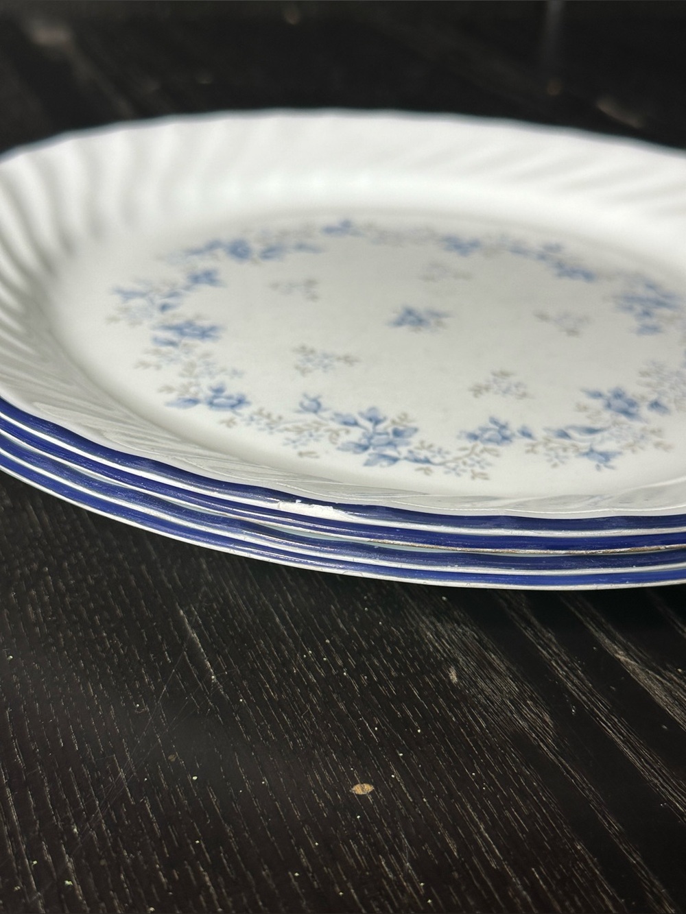 Corelle Corning White + Blue Floral Dinner Plates Swirl-rimmed: Set of 4 - Picture 8 of 8
